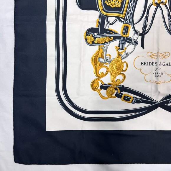 VTG HERMES Brides de Gala Scarf White Black Gold colorway, by Hugo Grygkar - Picture 6 of 13